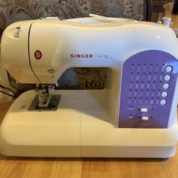 Singer Curvy Sewing Machine