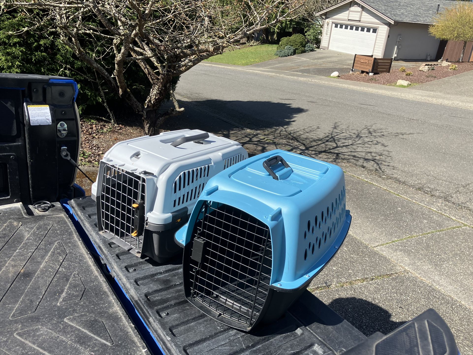 Small Dog Cat Rabbit Bunny Kennel Crate Carrier Like New 24" L by 14” W by 14” H $25 Each