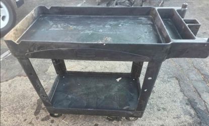Rubbermaid Heavy-Duty Utility Cart