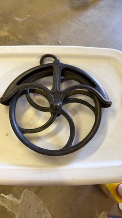 Vintage well pulley