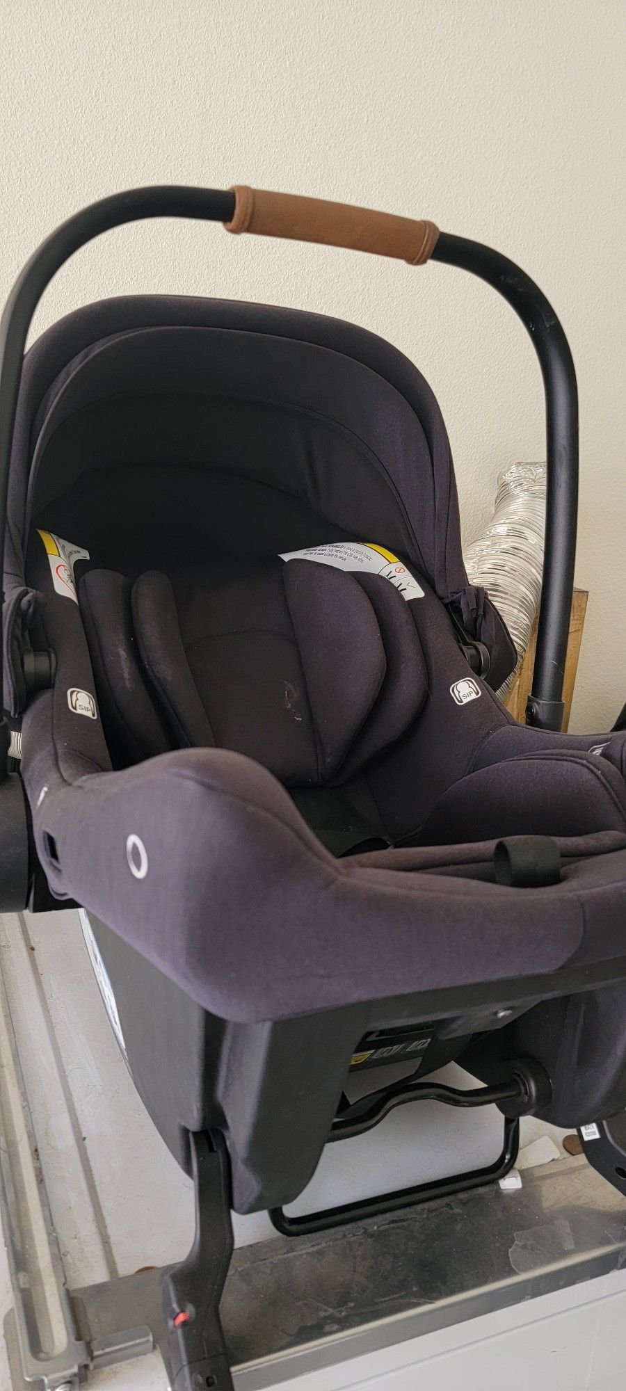 Nuna Infant Carseat