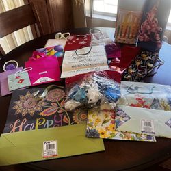 Gift Bags Assortment And Bows Take All 5.00