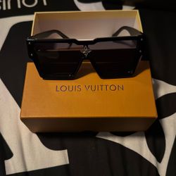 Louis Vuitton Sun Glasses