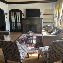 Four Pieces Living Room Set Very Good Condition
