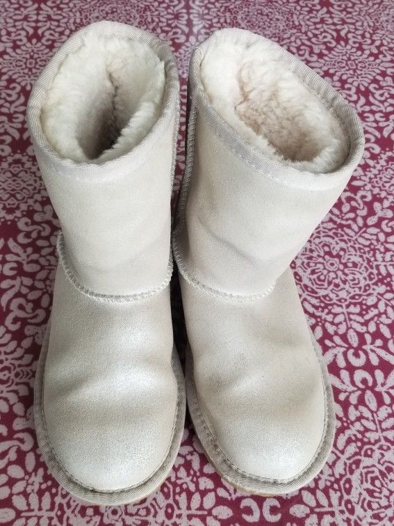 UGGS Boots Youth Size 1 $35