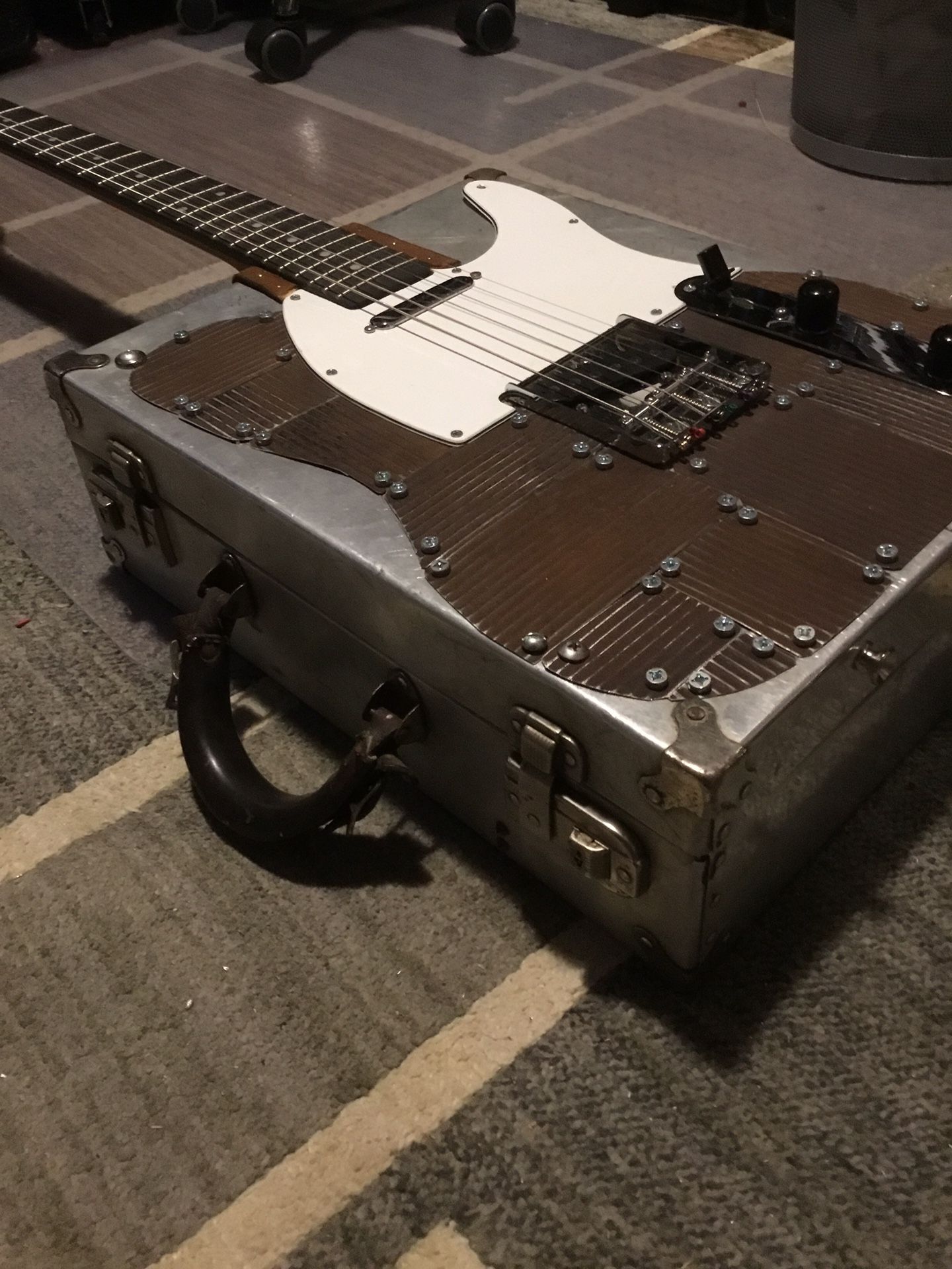 Suitcase Tele