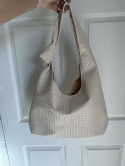 Cream shoulder bag