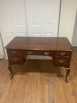 Wooden quality desk
