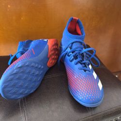 Soccer Shoes 5.5