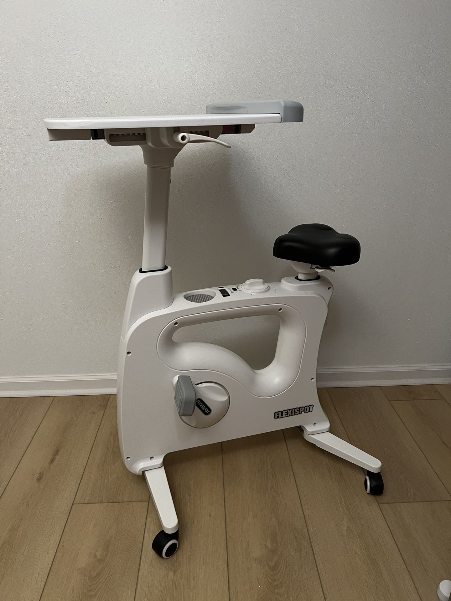 FlexiSpot Desk Bike โ Exercise While You Work! (Like New) ๐ด๐พโโ๏ธ๐ป๐ดโโ๏ธ๐ป๐ด