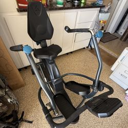 Teeter FreeStep Recumbent Cross Trainer 