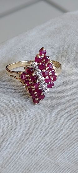 10k Gold Cocktail Ring Real Rubbies & Diamonds Size 8 1/2