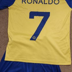 Cristiano Ronaldo Jersey +short 