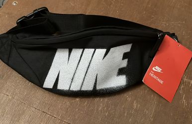 NIKE FANNY PACK