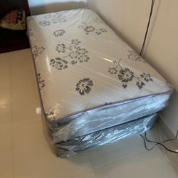 NEW TWIN SIZE SET MATTRESS AND BOX SPRING-2pcs