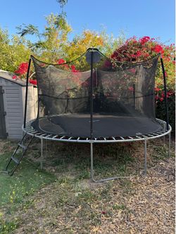 14’ Trampoline