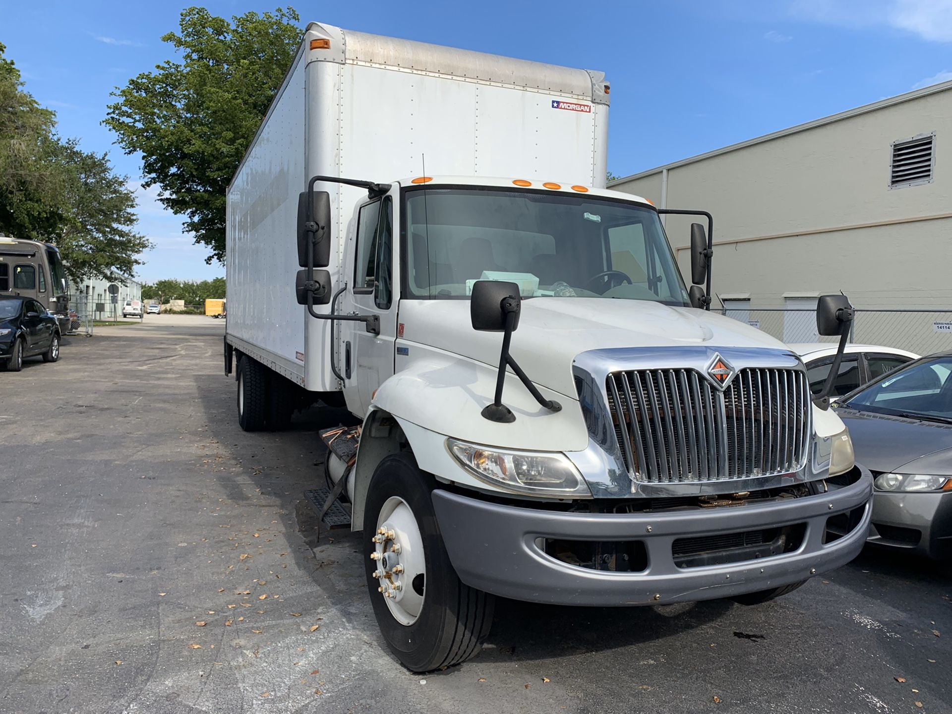 International Box truck 2012 4300 en 15000 needs CDL for Sale in Miami