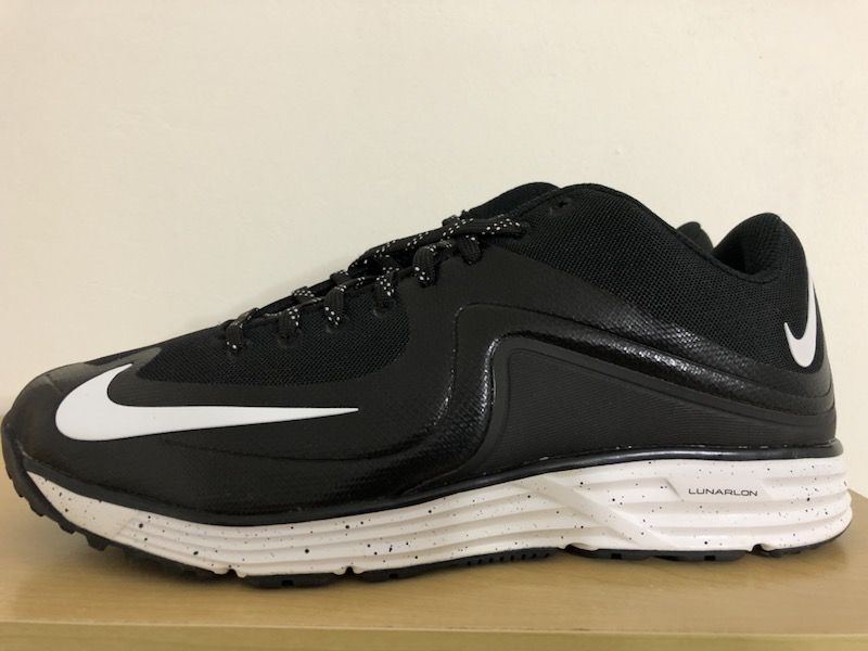 Nike Men's Lunar MVP pregame Trainers