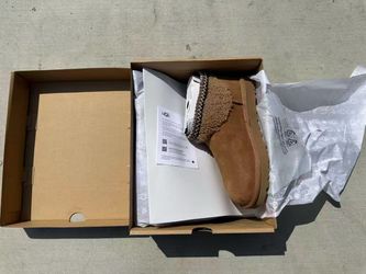 UGG WOMEN'S Classic Ultra Mini Maxi Curly Boots