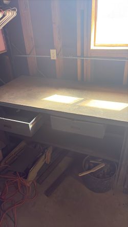 Metal workbench