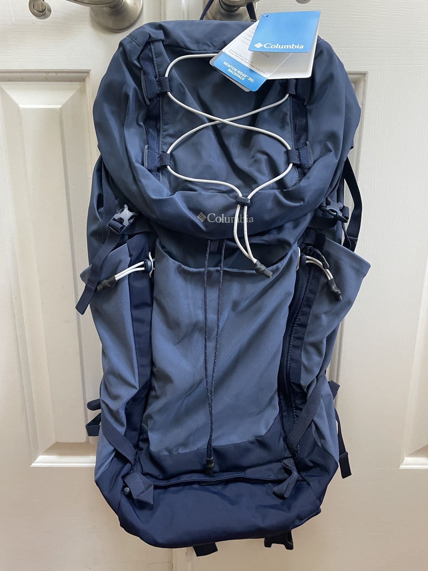 NEW with Tags Columbia Newton Ridge 36L Hiking Backpack - Blue