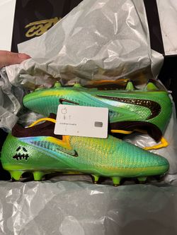 Travis Scott Nike soccer cleats