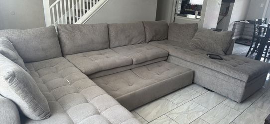 Sectional couch