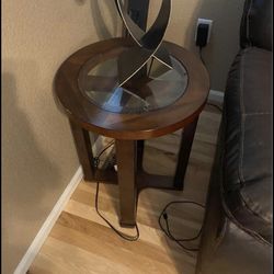2 End Tables 