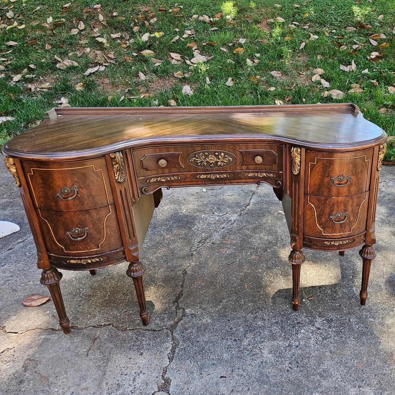 Vintage Makeup Dresser