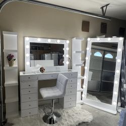 Vanity And Hollywood Mirrors 