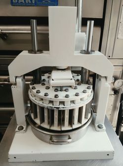 Commercial heavy duty 36 part dough divider
