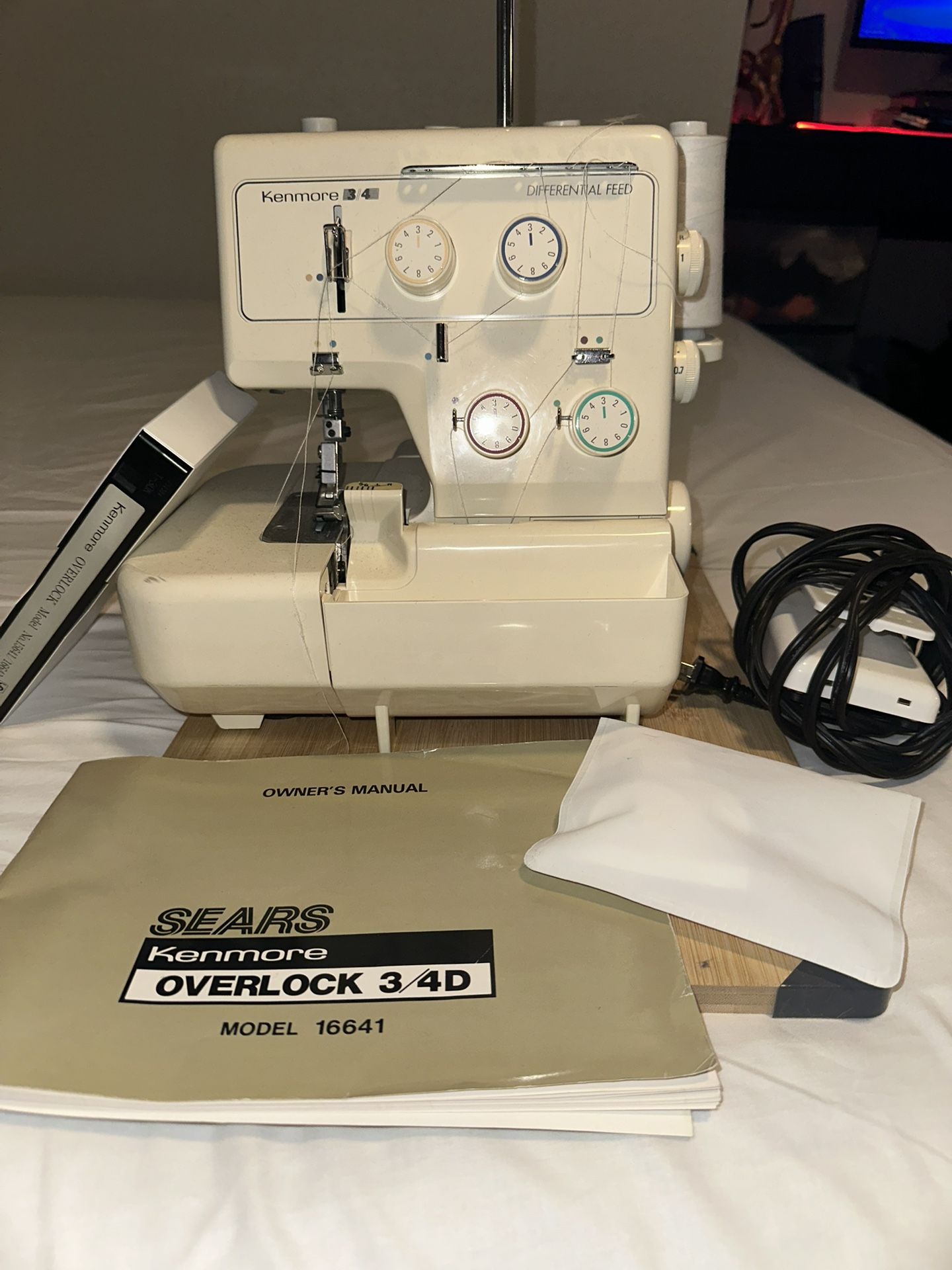 Kenmore Overlock Sewing Machine