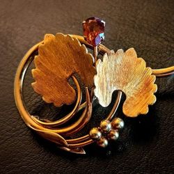 Vintage Tiffany & Co. 18k Gold Lapel Pin with Citrine  -  Excellent Condition 