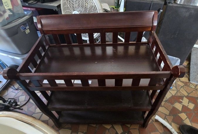 Baby changing table with crib and new matress