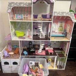 Majestic Kidkraft mansion Dollhouse 