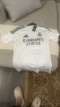 Real Madrid 24/25 Jersey Small SLIM FIT