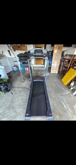 Weslo Cadence G 5.9 Electric Treadmill – Excellent Condition!