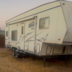 2005 Wanderer Wagon Toy Hauler