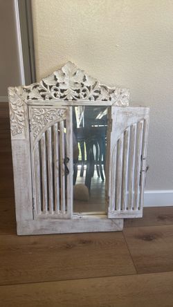 Wall decor