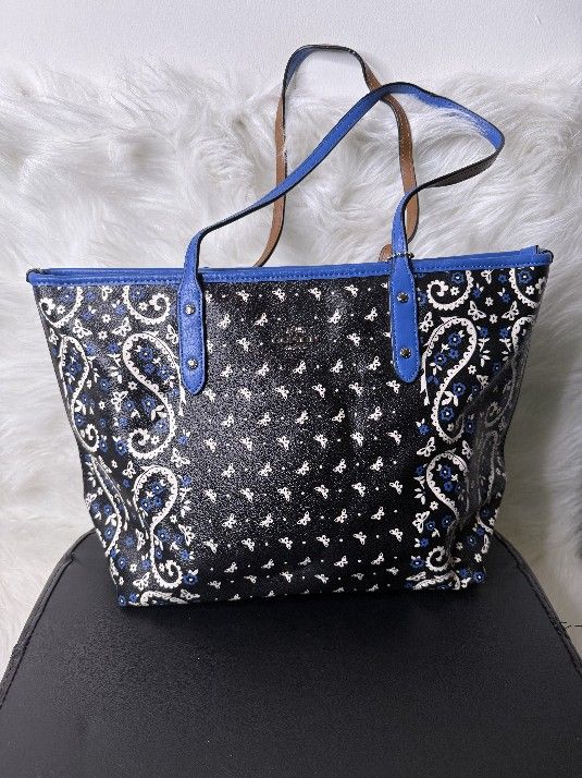 Beautiful Coach Bag In New Condition $125