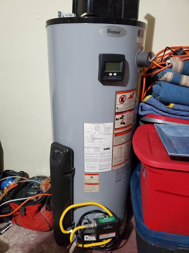 FREE WHIRLPOOL GAS WATER HEATER - WORKING CONDITION UNKOWN - STILL HAS WARRANTY WITH WHIRLPOOL.