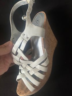 New guess shoes women’s size 8 $10