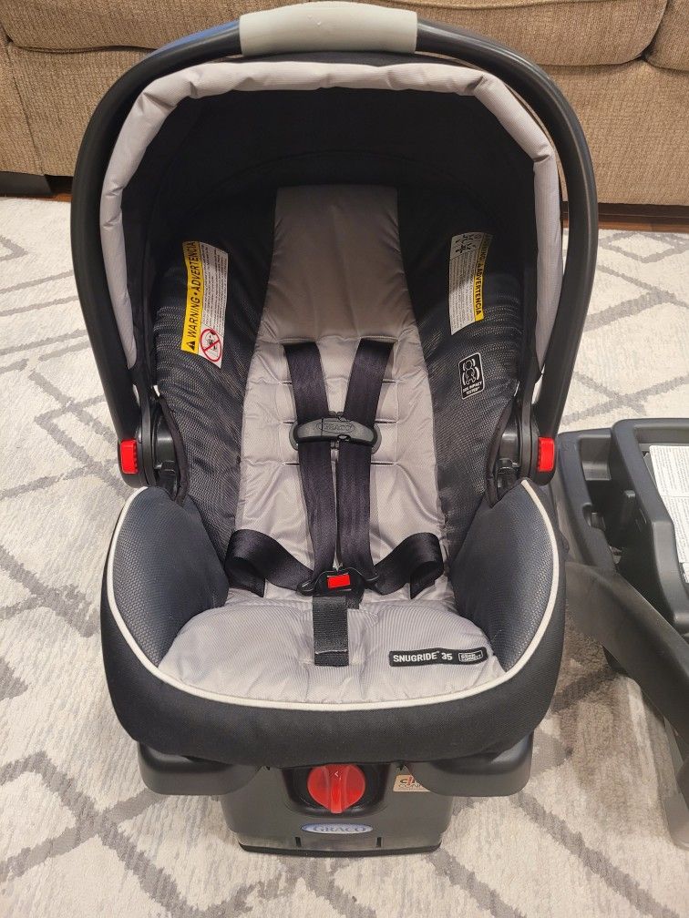 Graco Snugride Snuglock 35 Infant car seat and 2 bases