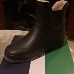 RAIN BOOTS SIZE 8 BRAND NEW