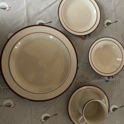 6 Placement. Dish Set