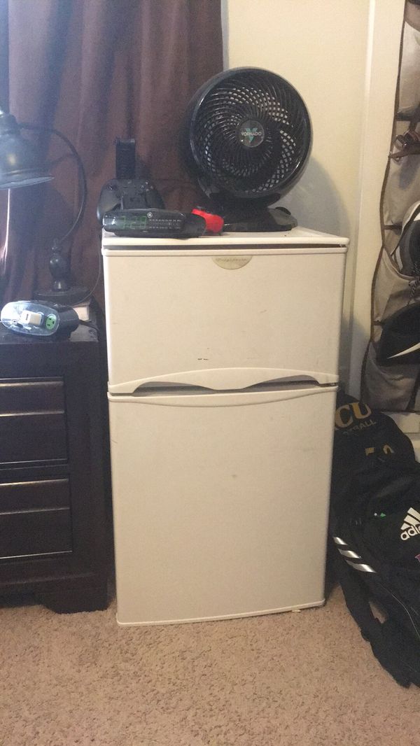 Mini fridge (double door) for Sale in Greenville, NC - OfferUp