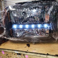 2005-2007 F250 LED HEADLIGHTS .ALSO WILL FIT 1(contact info removed) FORD F250,350.. MODIFIED TO TURN OLDER TRUCKS INTO A ONE PIECE CONVERSION HEADLIG