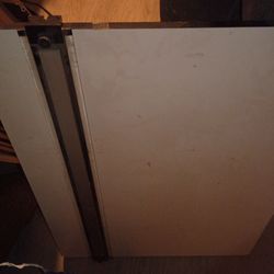 Portable drawling board / drafting table