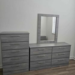 Dresser whit mirror and chest - Cómoda con espejo y Gavetero