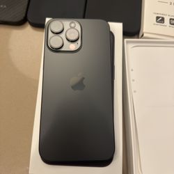 Unlocked iPhone 15 Pro Max Black 256GB